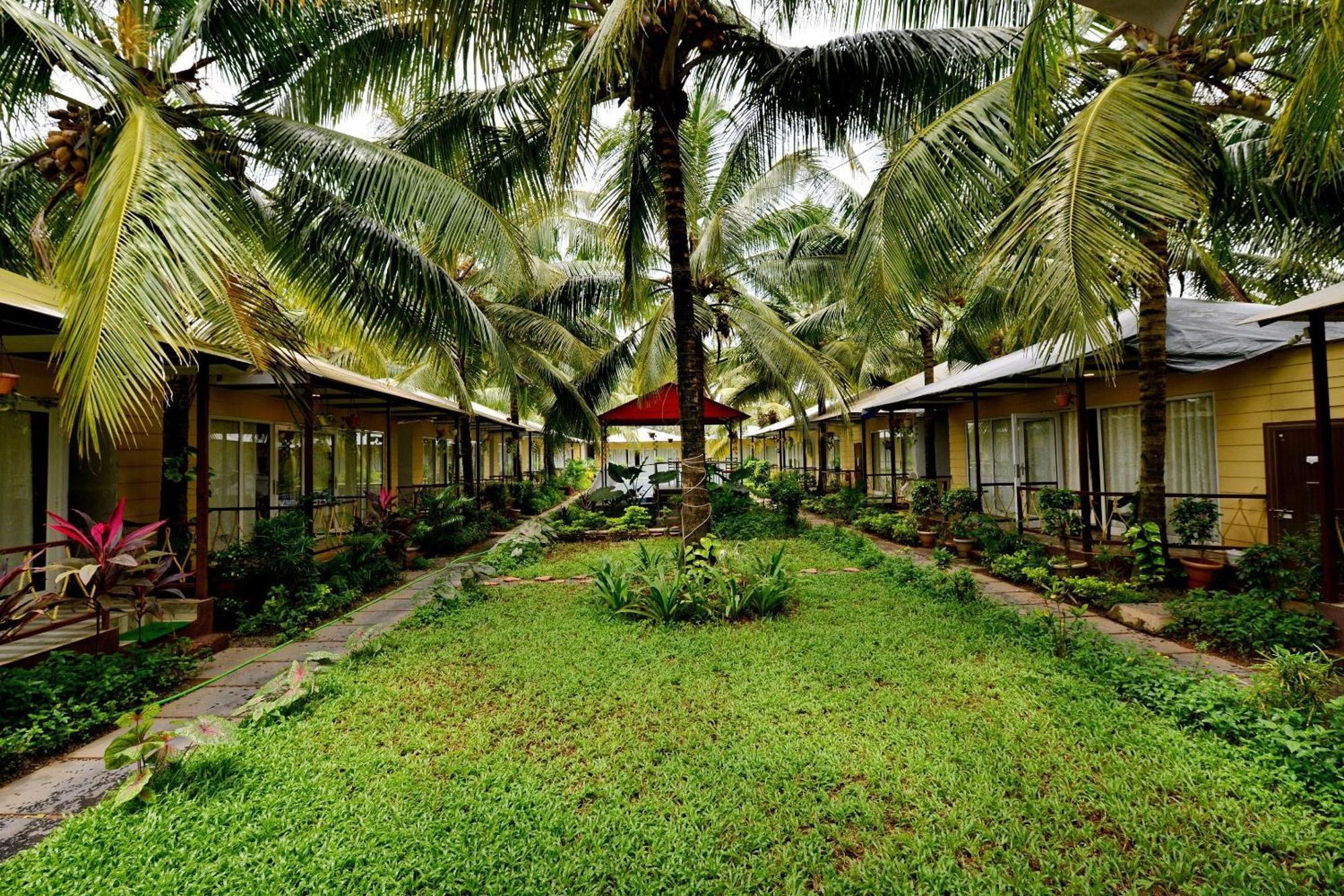 Collection O Retreat Morjim Resort Exteriör bild